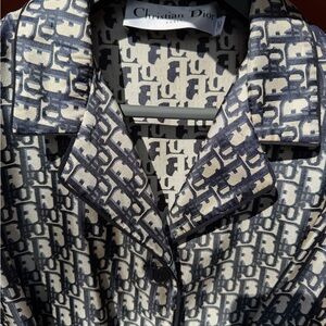 Dior Chez Moi Shirt
Blue Dior Oblique Silk Twill